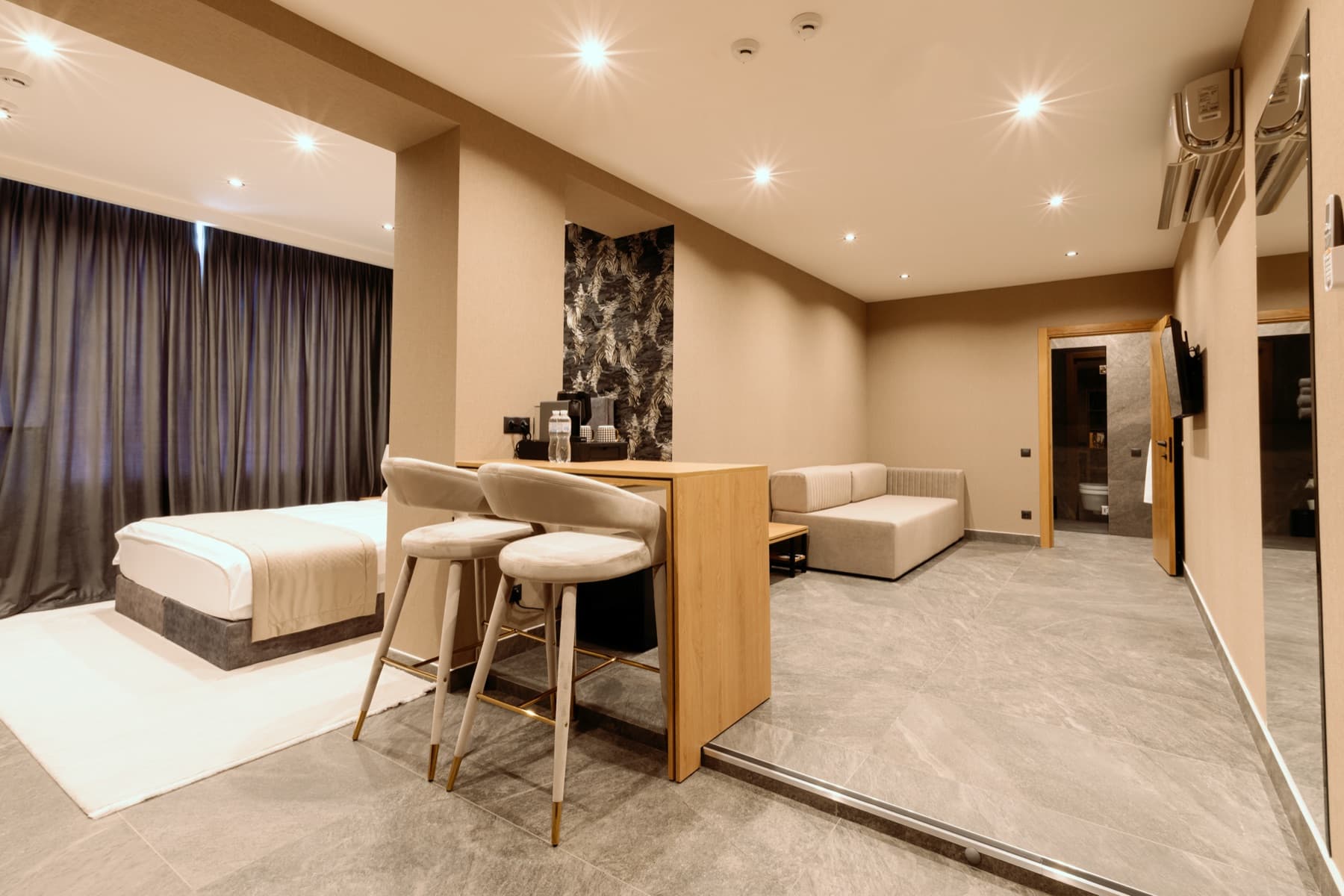 Suite — Diplomatico Odesa